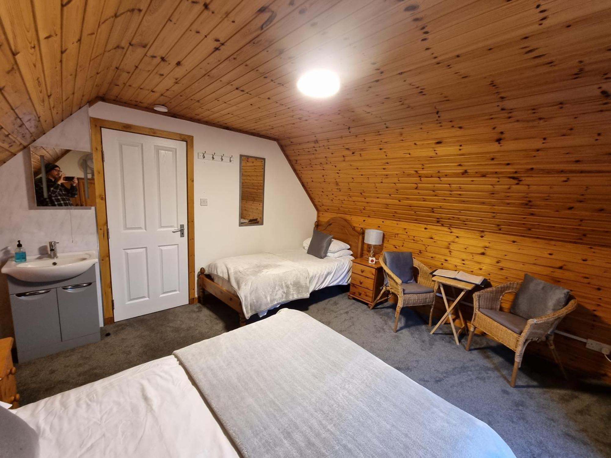 Carn Mhor Bed And Breakfast Авимор Стая снимка