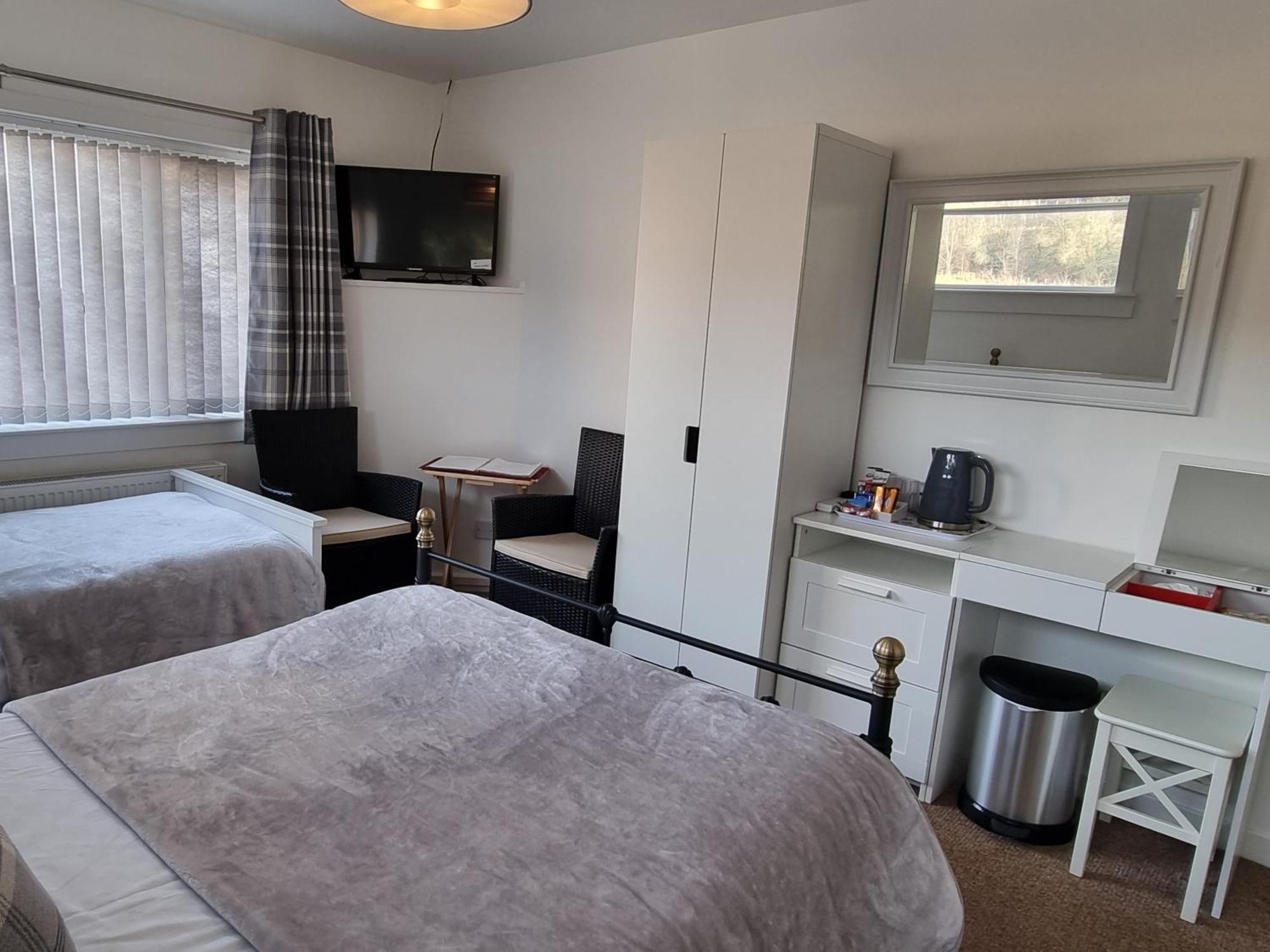 Carn Mhor Bed And Breakfast Авимор Стая снимка