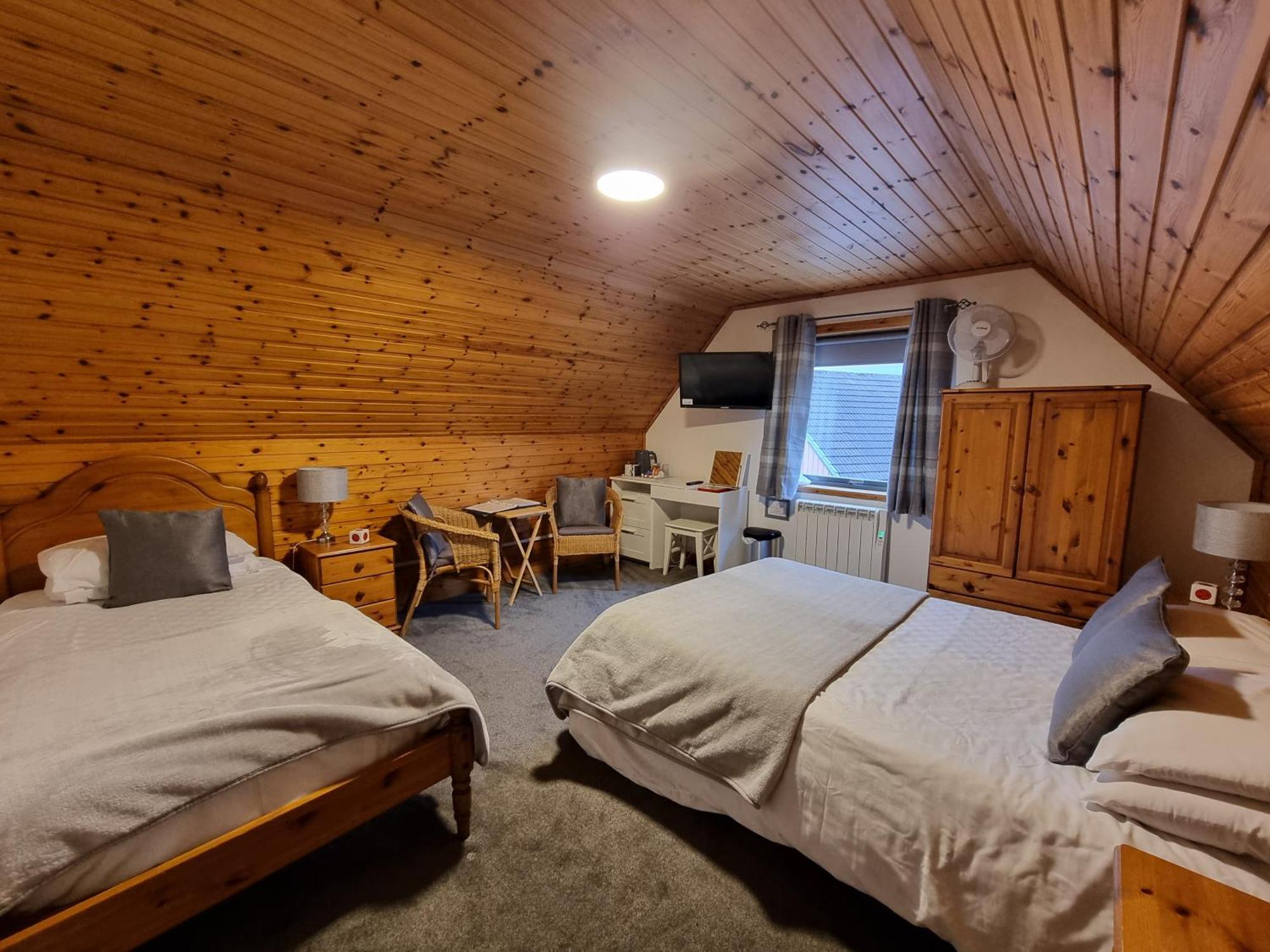 Carn Mhor Bed And Breakfast Авимор Стая снимка