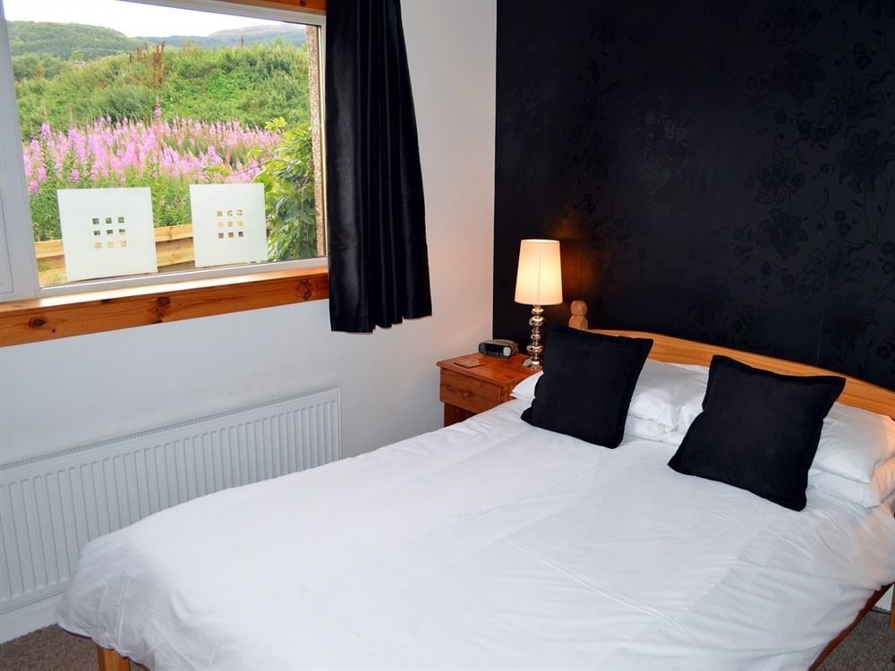 Carn Mhor Bed And Breakfast Авимор Екстериор снимка