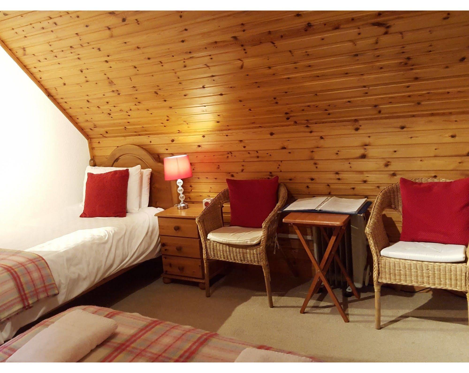 Carn Mhor Bed And Breakfast Авимор Екстериор снимка