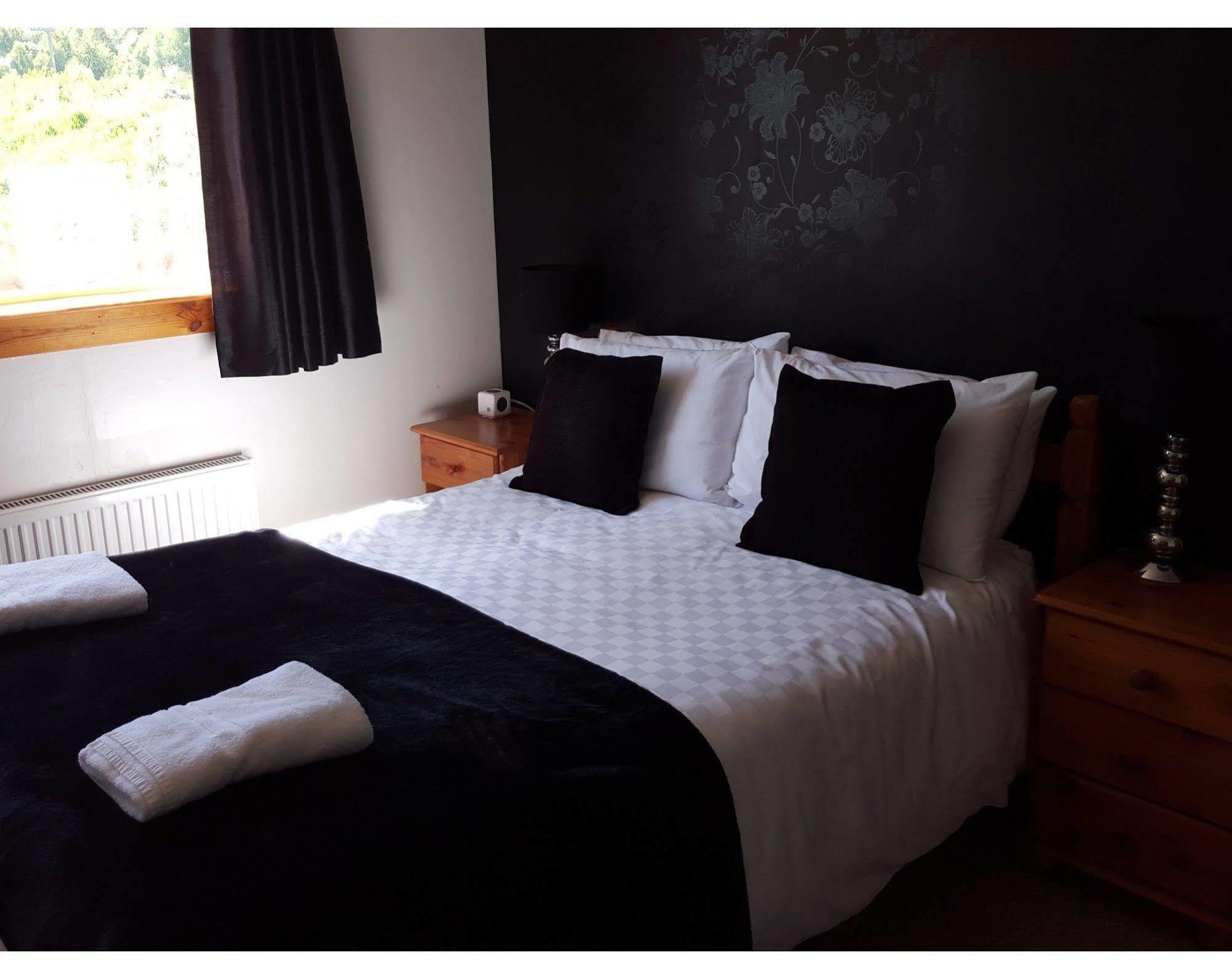 Carn Mhor Bed And Breakfast Авимор Екстериор снимка