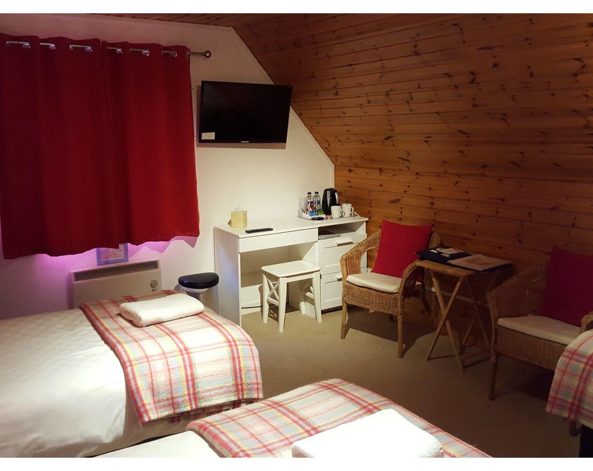 Carn Mhor Bed And Breakfast Авимор Екстериор снимка