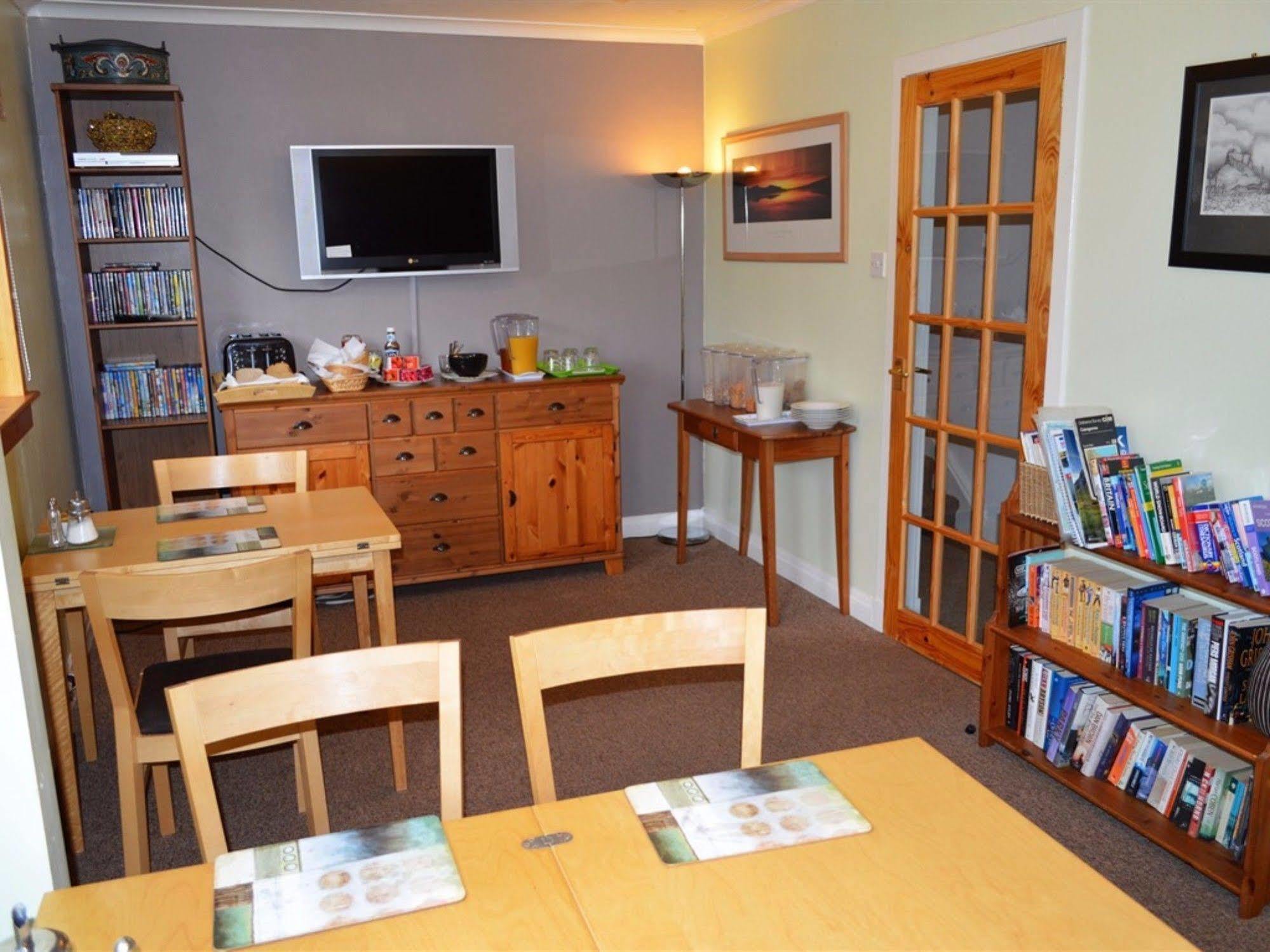 Carn Mhor Bed And Breakfast Авимор Екстериор снимка